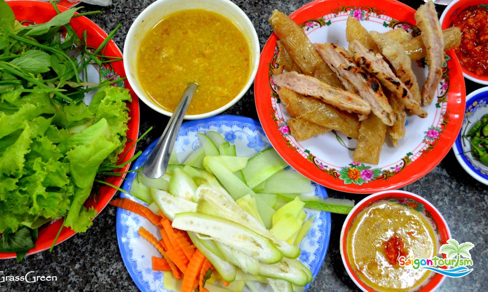 10 món ăn không thể bỏ qua khi đi tour du lịch Nha Trang