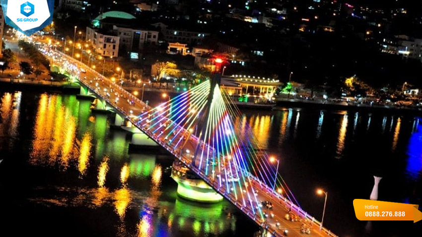 Cầu Sông Hàn về đêm