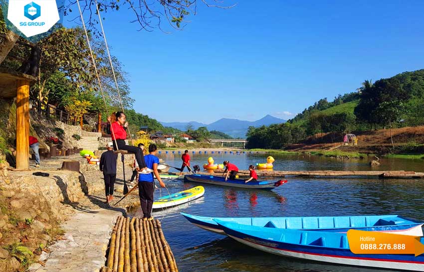 Bạn còn có thể tham gia các hoạt động khác như chèo thuyền kayak, đạp xe...