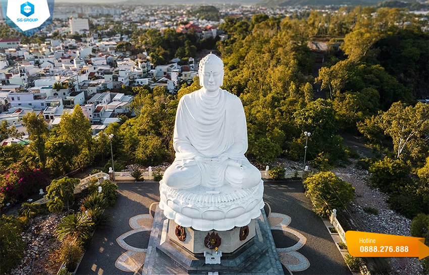 Chùa Long Sơn - Ngôi chùa lớn và đẹp nhất tại Nha Trang