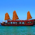 Du thuyền Emperor Cruise - Hành trình ăn tối với tiệc cocktail và ngắm hoàng hôn